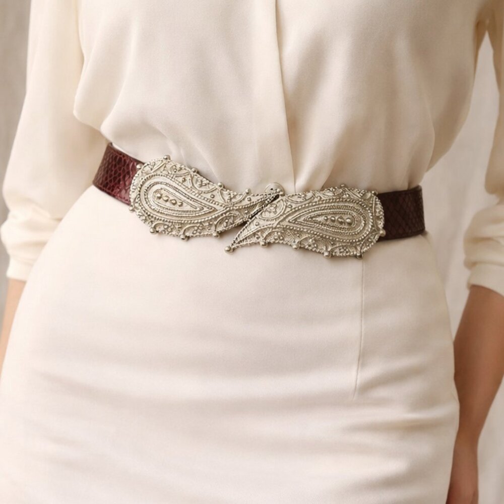 Vintage Mimi Di N 1984 Burgundy Belt Silver Interlock Buckle